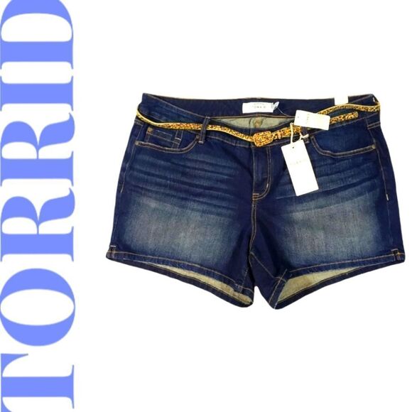 TORRID PLUS SIZE DENIM LOW RISE SHORTS - Picture 1 of 12
